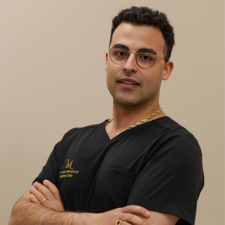 Dr. Arnak